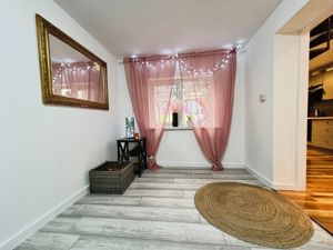 Family room- click for photo gallery